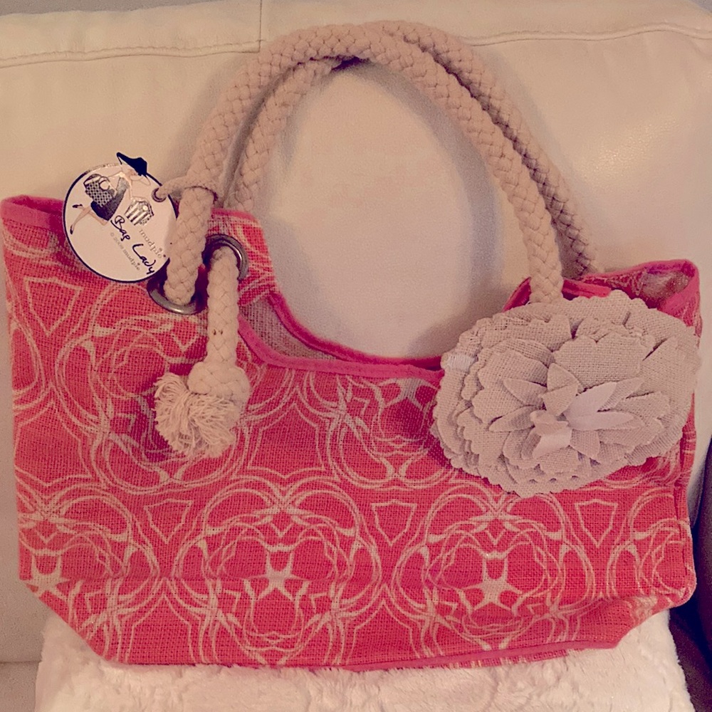 New mud pie tote